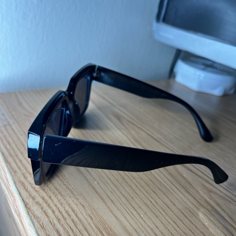 New! Black Rectangular Sunglasses - image 1